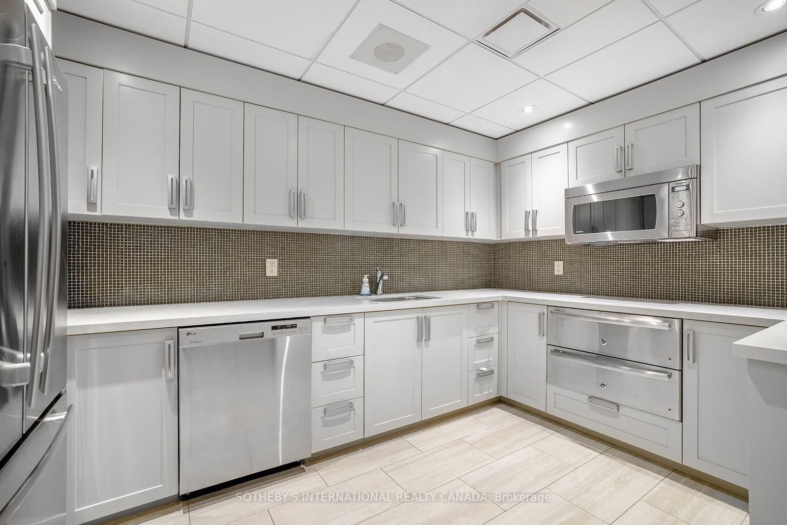 63 St Clair Avenue W, Unit 1801 thumbnail 42