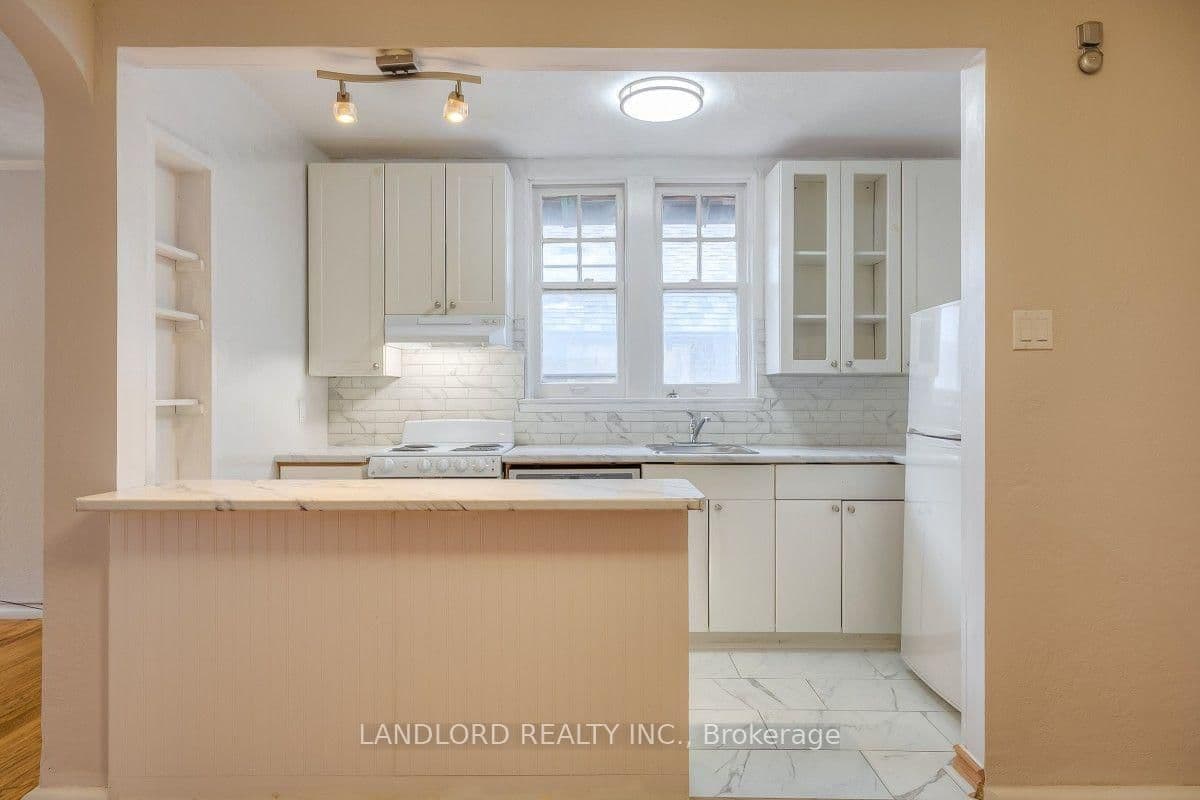 20 Acacia Road, Unit Upper thumbnail 9