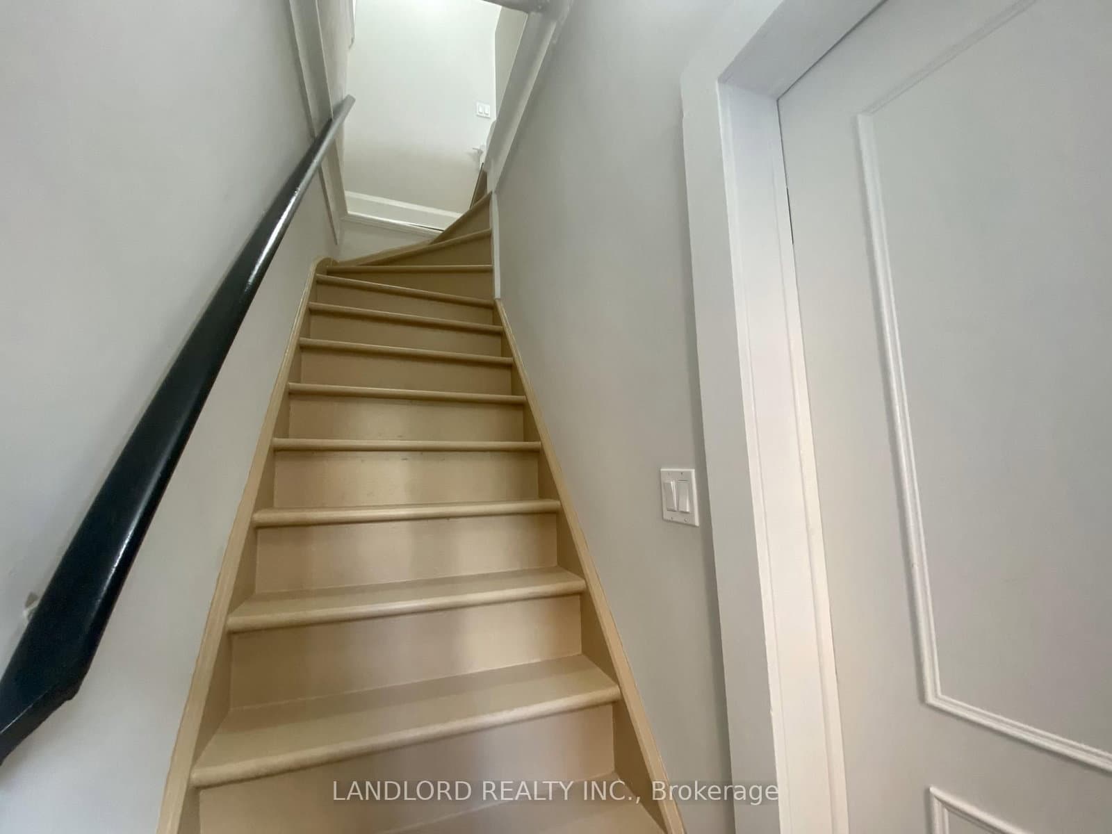 341 St Clair Avenue W, Unit E thumbnail 10