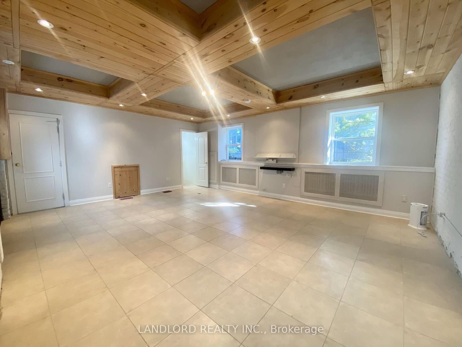 341 St Clair Avenue W, Unit E thumbnail 12