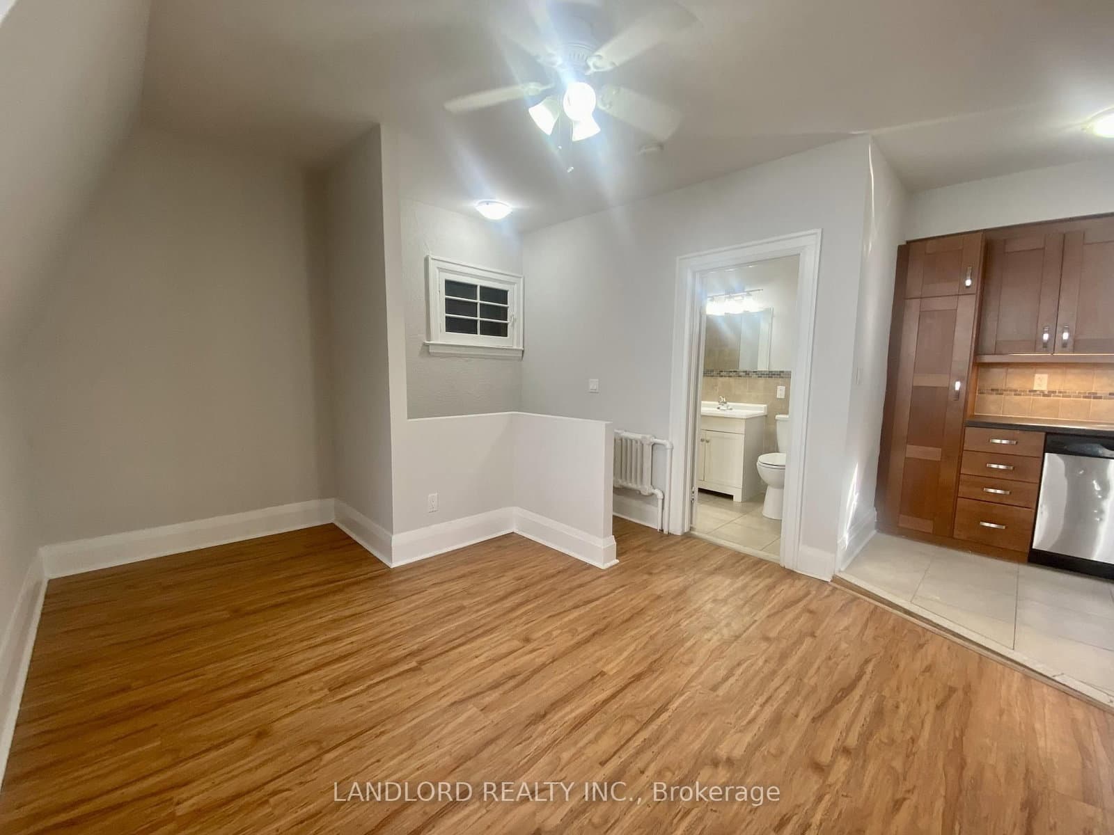 341 St Clair Avenue W, Unit E thumbnail 4