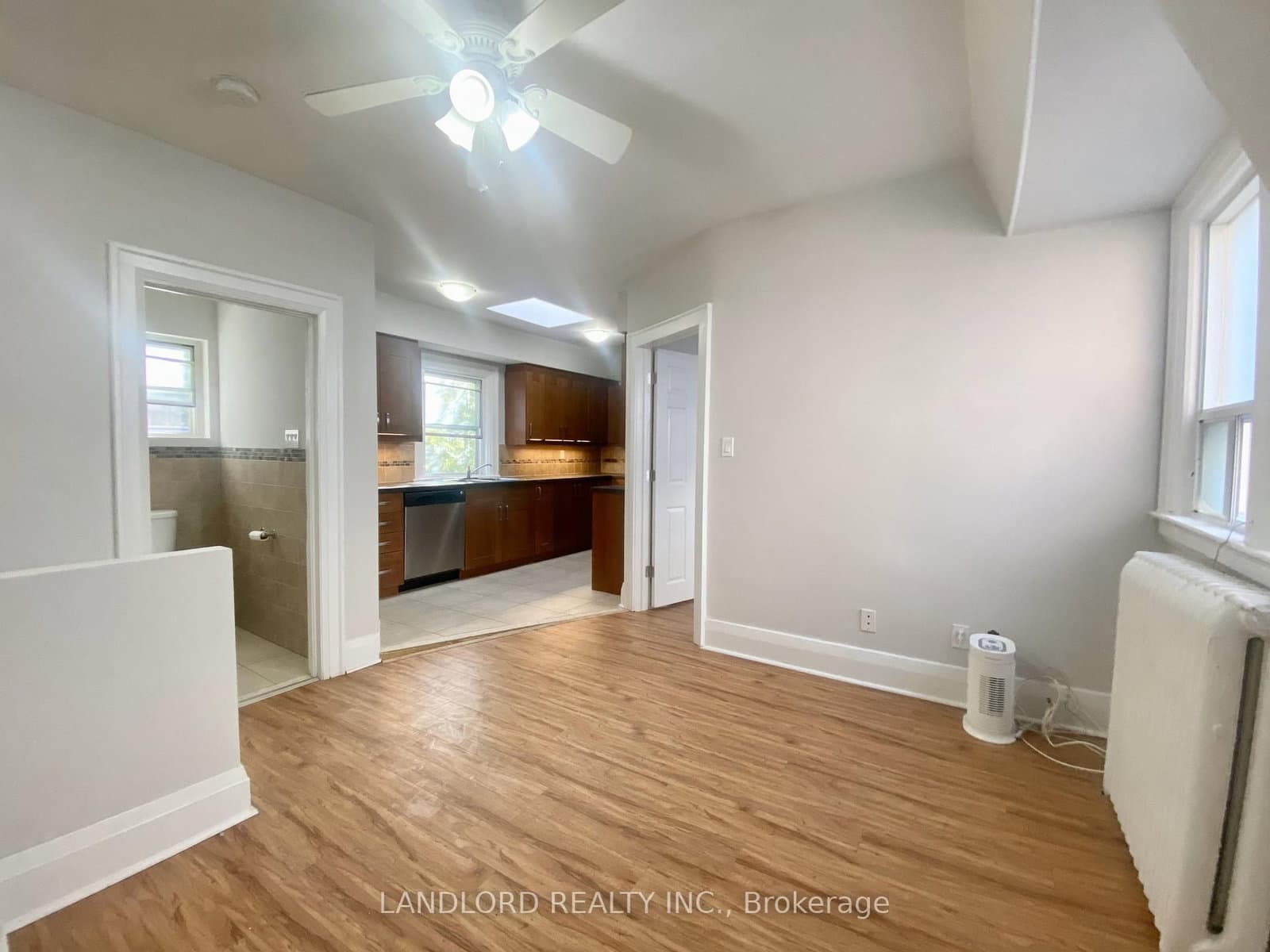 341 St Clair Avenue W, Unit E thumbnail 8