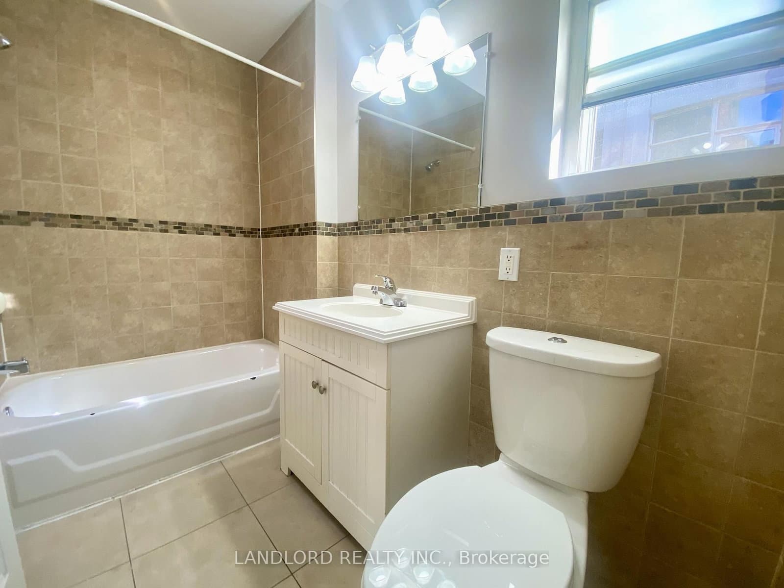 341 St Clair Avenue W, Unit E thumbnail 9