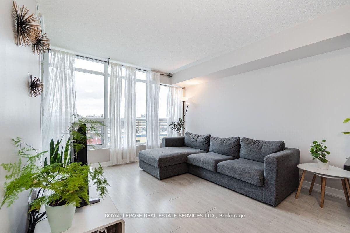 15 Singer Court, Unit 306 thumbnail 11