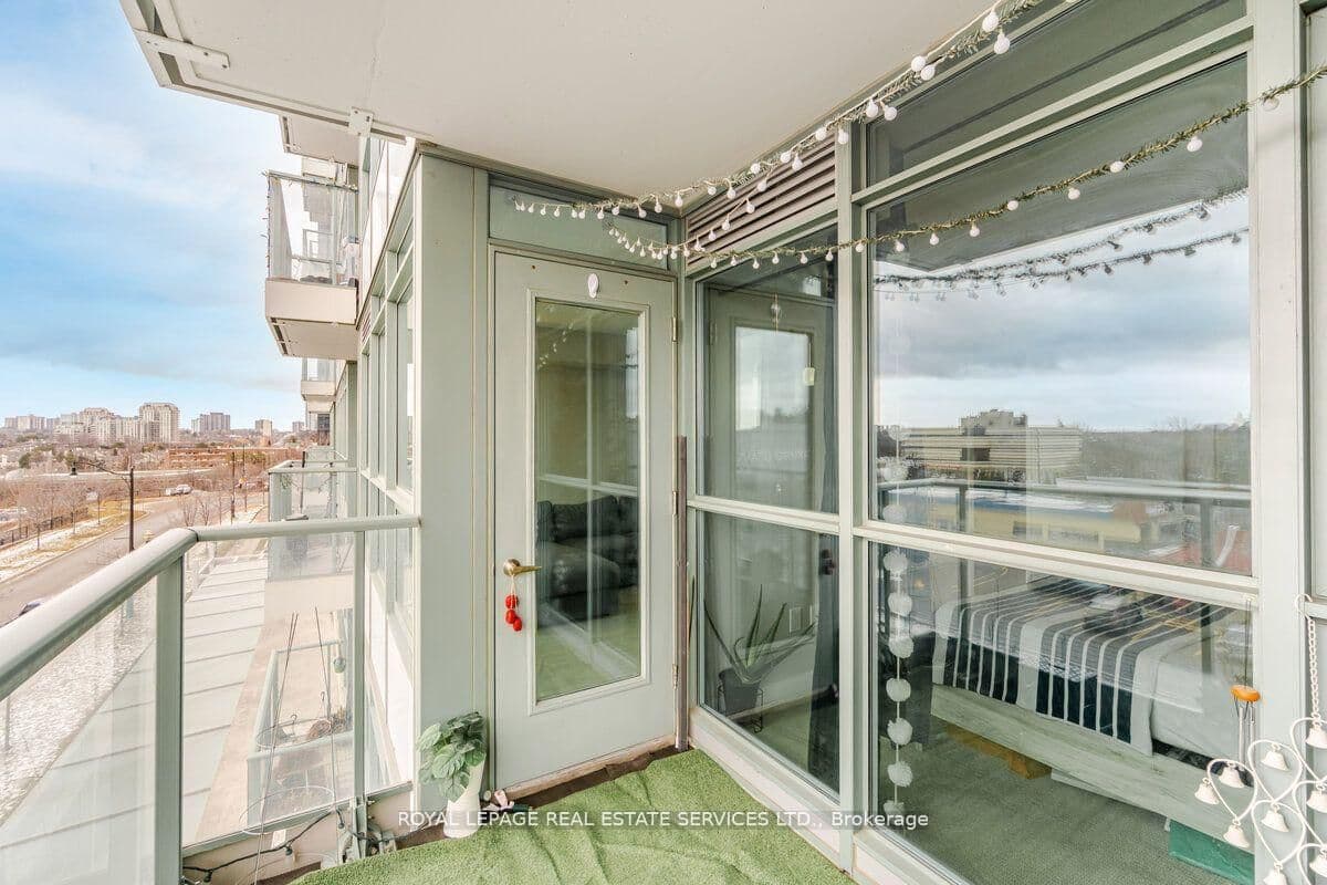 15 Singer Court, Unit 306 thumbnail 18