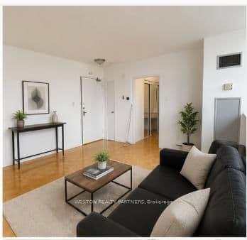 171 Erskine Avenue, Unit 704 - Image 1