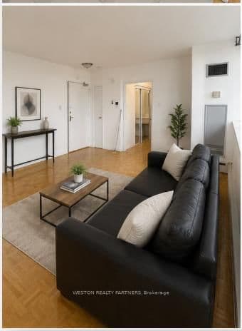 171 Erskine Avenue, Unit 704 thumbnail 3