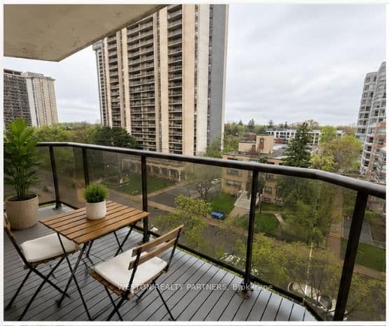 171 Erskine Avenue, Unit 704 thumbnail 9