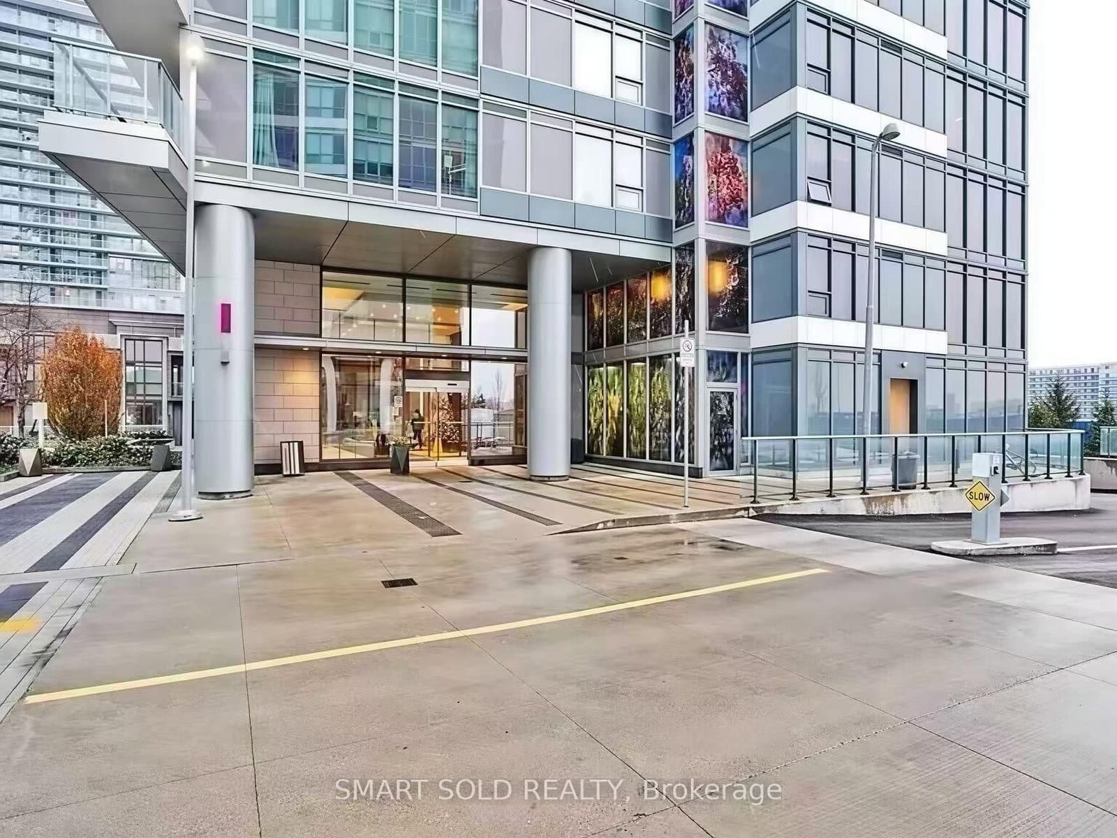 121 Mcmahon Drive, Unit 3208 thumbnail 2