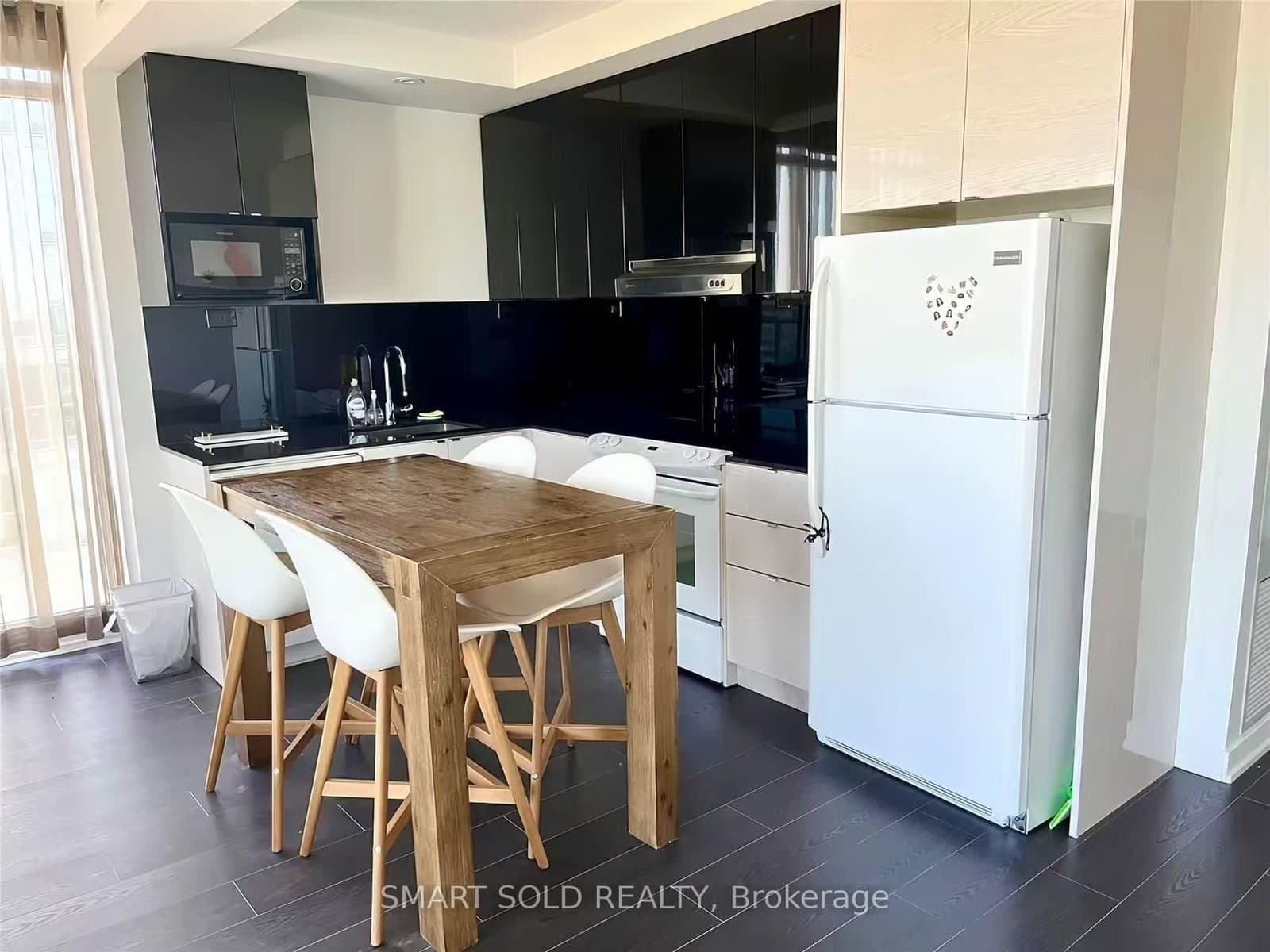 121 Mcmahon Drive, Unit 3208 thumbnail 5