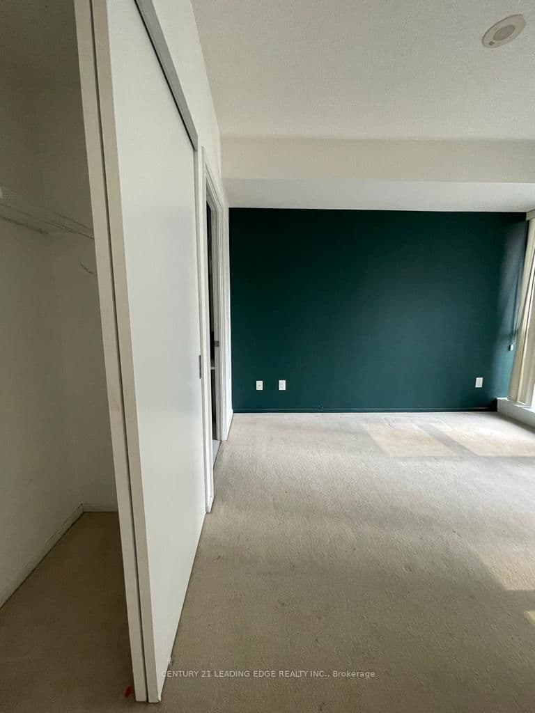 8 Charlotte Street, Unit 302 thumbnail 2
