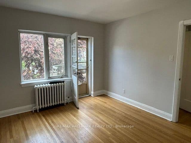 111 Oriole Parkway, Unit 202 thumbnail 10