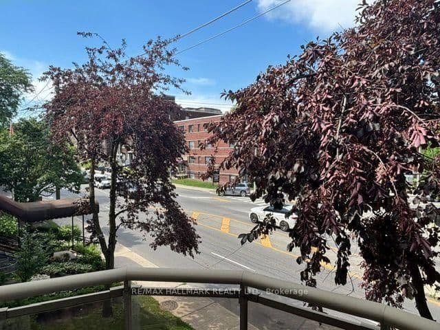 111 Oriole Parkway, Unit 202 thumbnail 11
