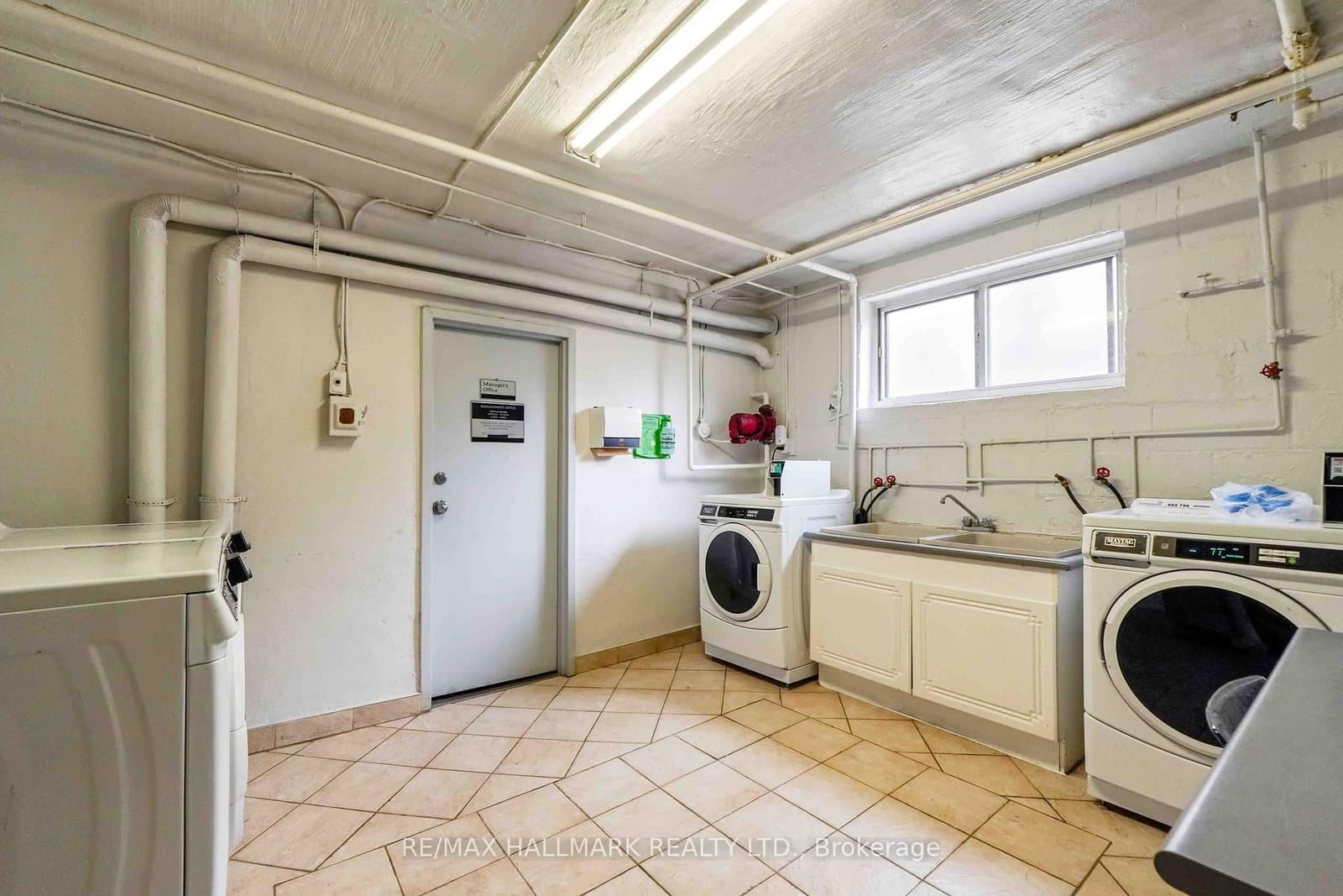111 Oriole Parkway, Unit 202 thumbnail 12
