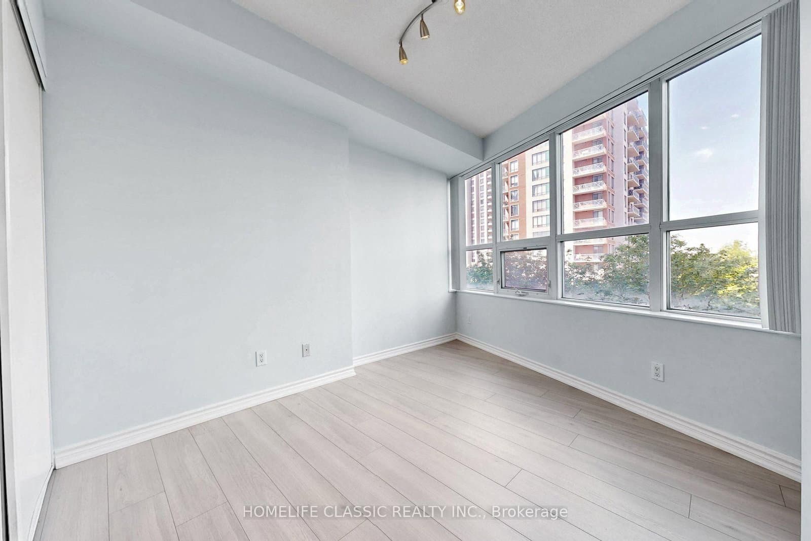 60 Byng Avenue, Unit 303 thumbnail 28