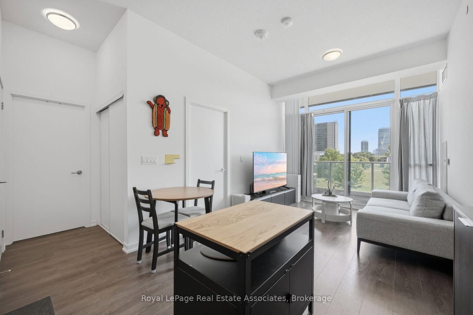 32 Forest Manor Road, Unit 207 thumbnail 11