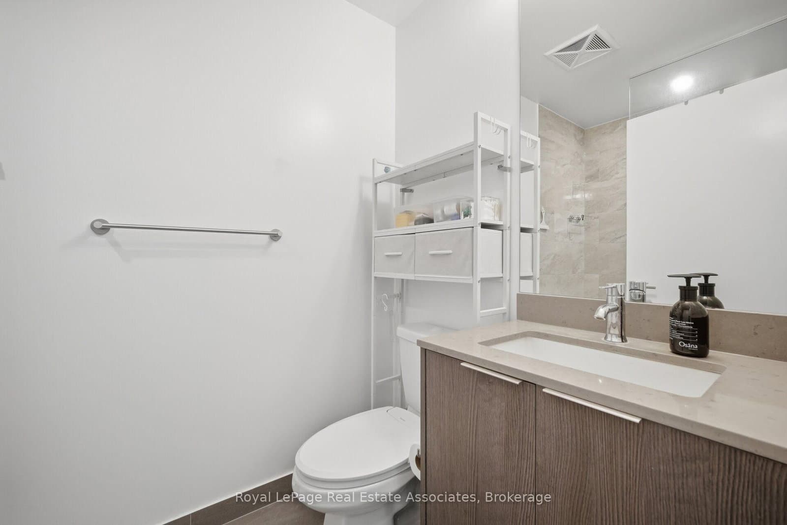 32 Forest Manor Road, Unit 207 thumbnail 21