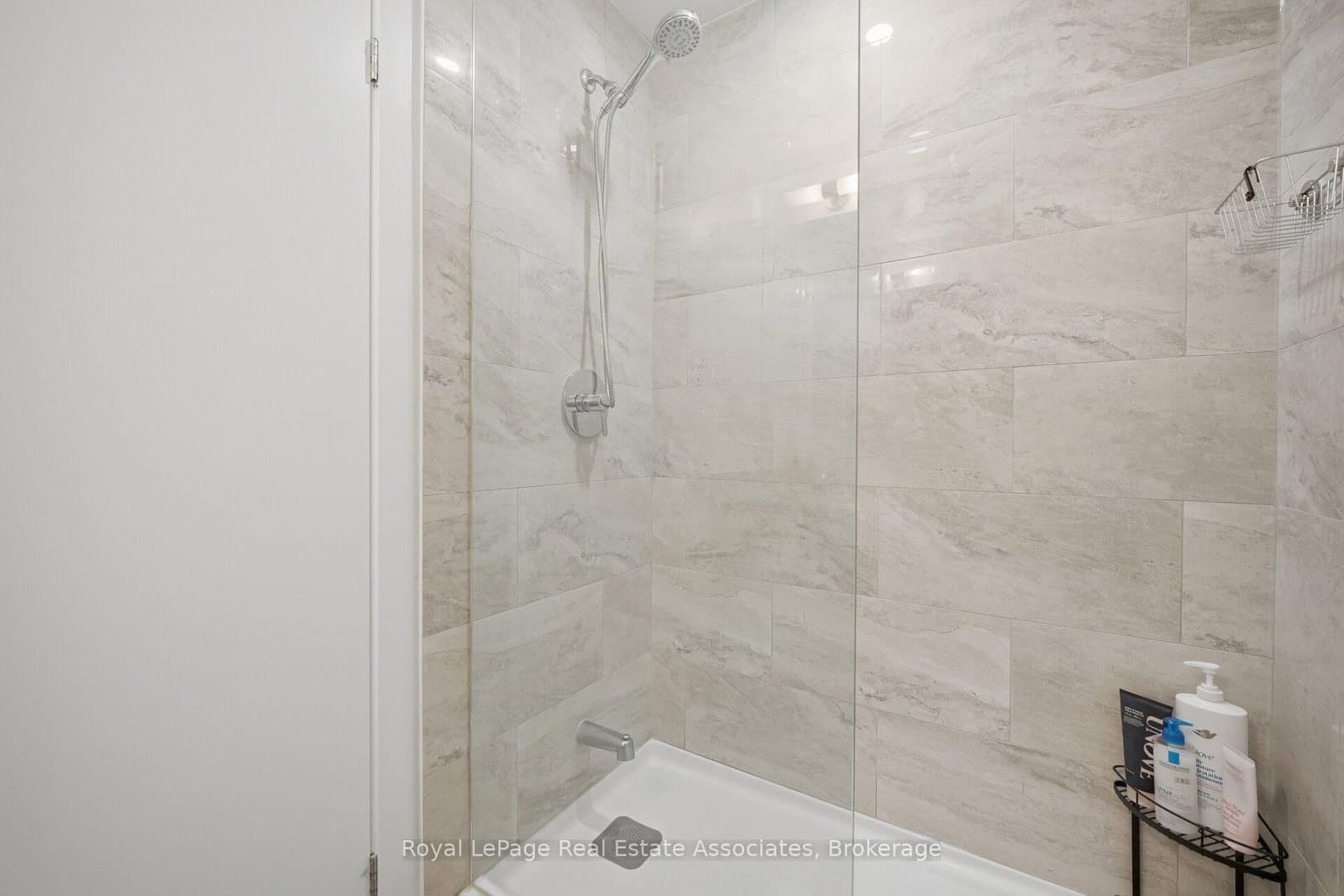32 Forest Manor Road, Unit 207 thumbnail 22