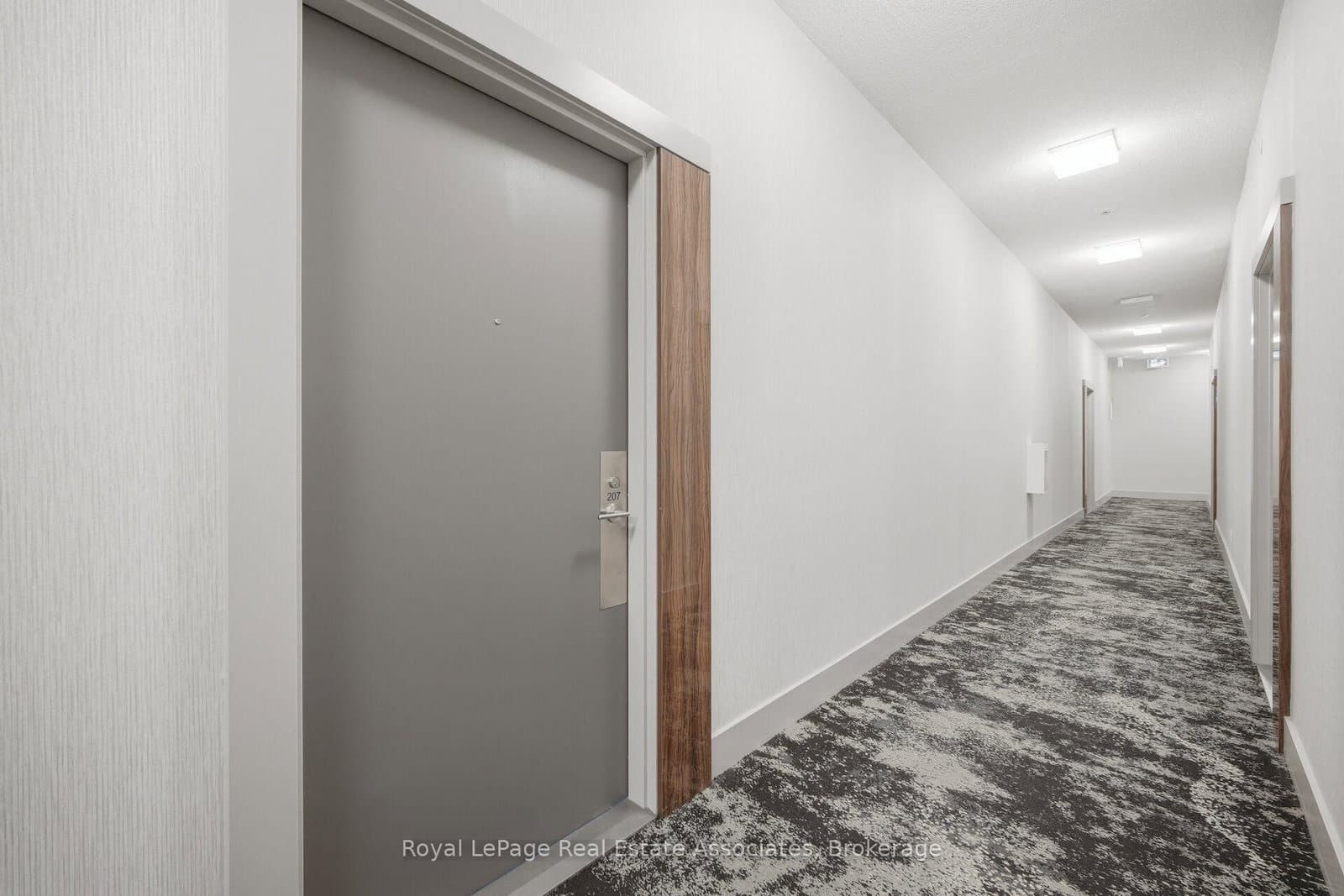 32 Forest Manor Road, Unit 207 thumbnail 4