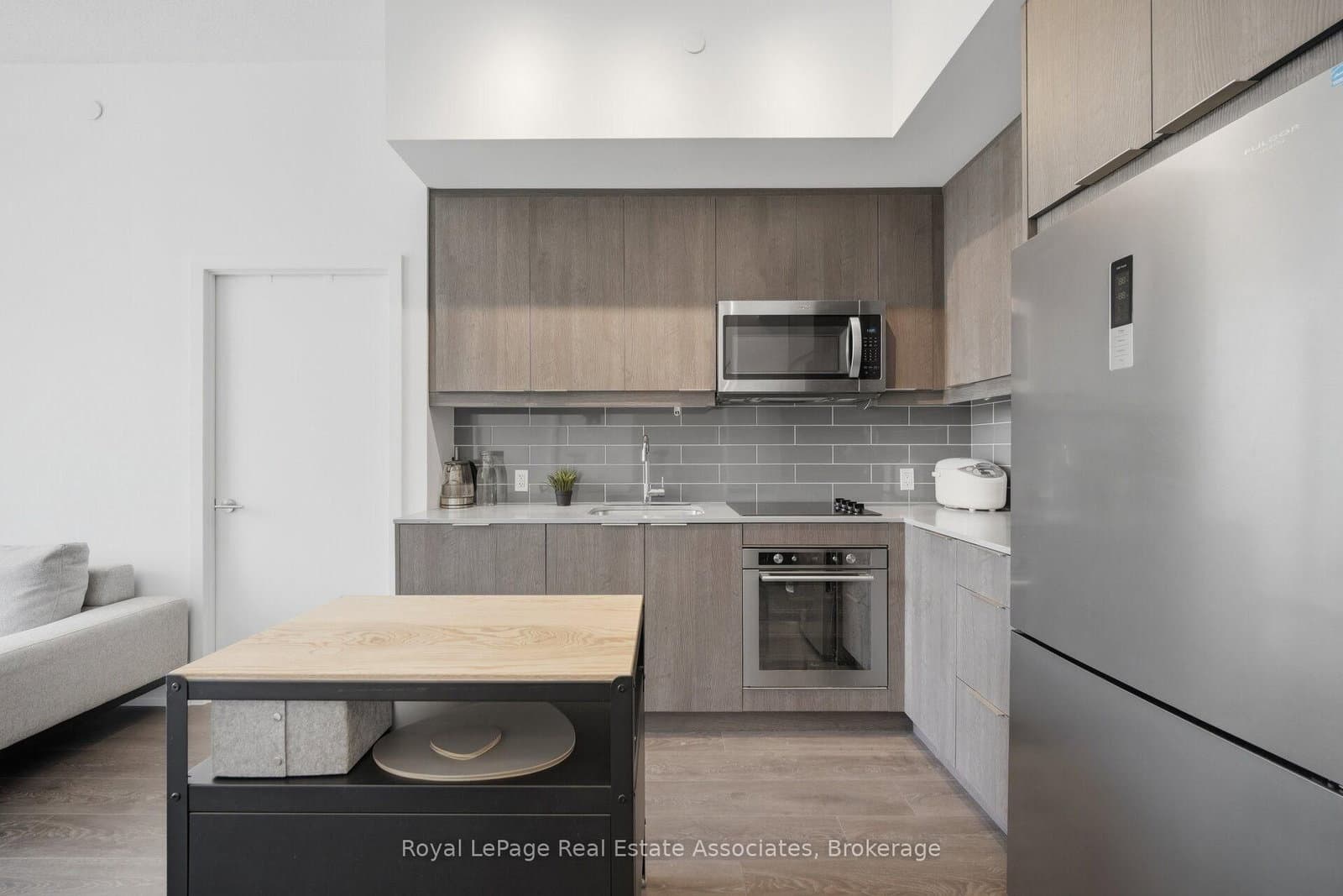 32 Forest Manor Road, Unit 207 thumbnail 7