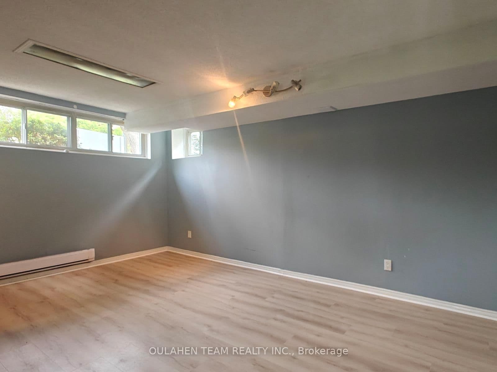 38 Finch Avenue W thumbnail 15
