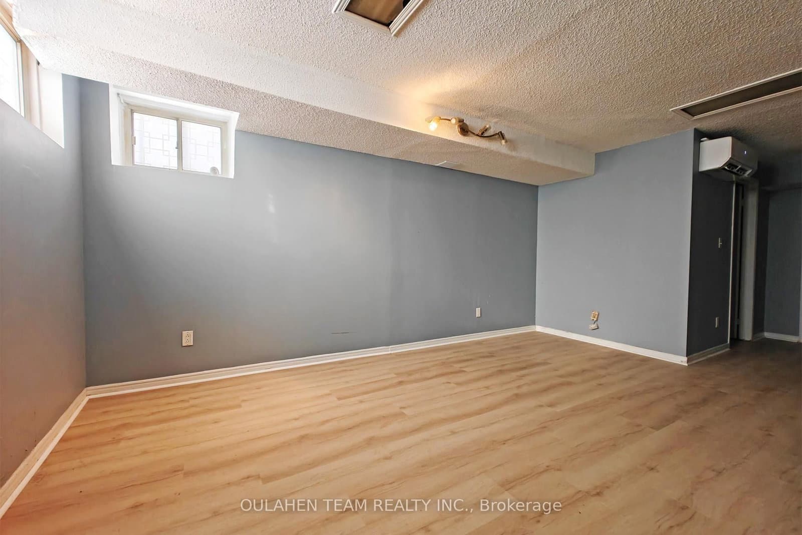 38 Finch Avenue W thumbnail 17
