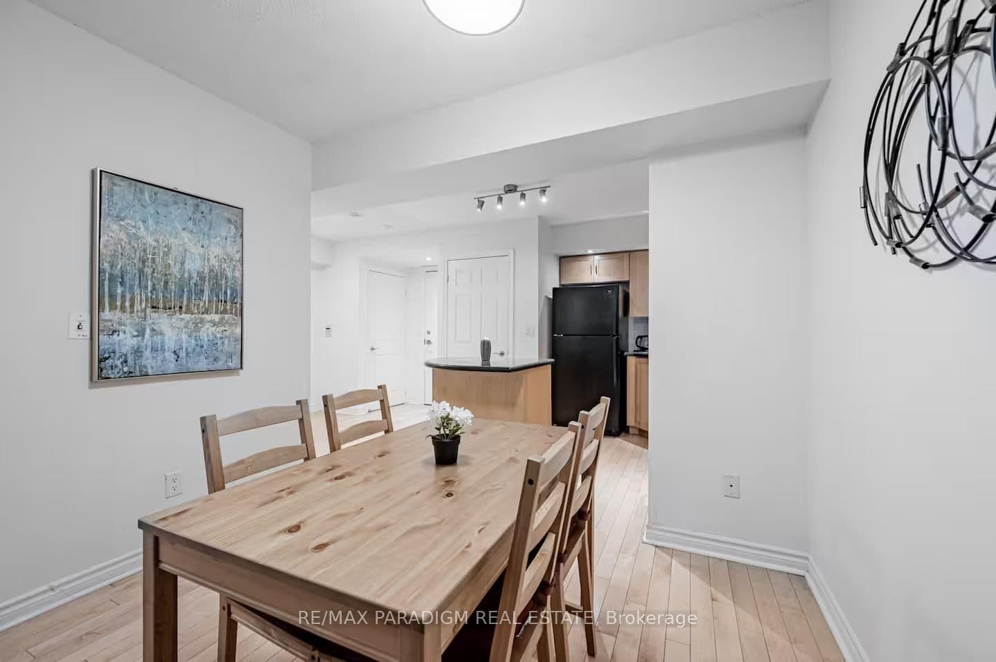 250 Wellington Street W, Unit 228 thumbnail 18