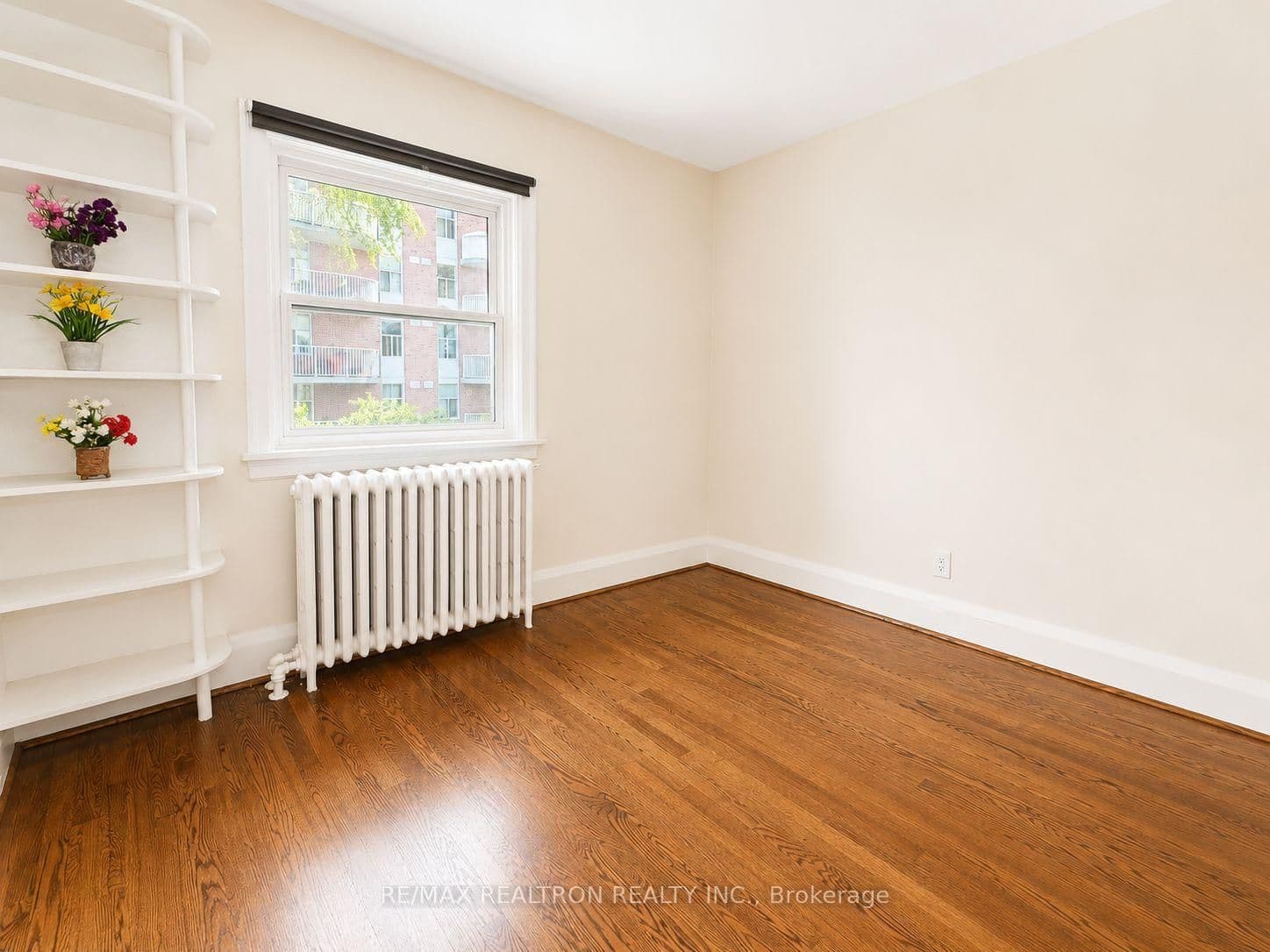 25 Ranleigh Avenue, Unit 2nd Floor Unit thumbnail 10