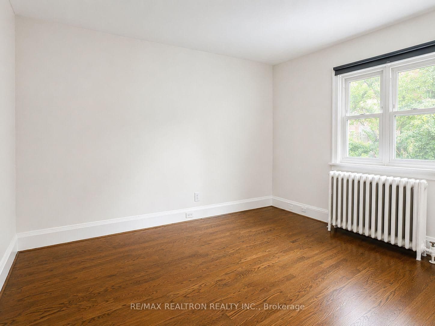 25 Ranleigh Avenue, Unit 2nd Floor Unit thumbnail 11