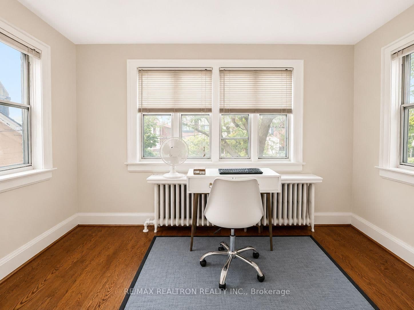 25 Ranleigh Avenue, Unit 2nd Floor Unit thumbnail 6