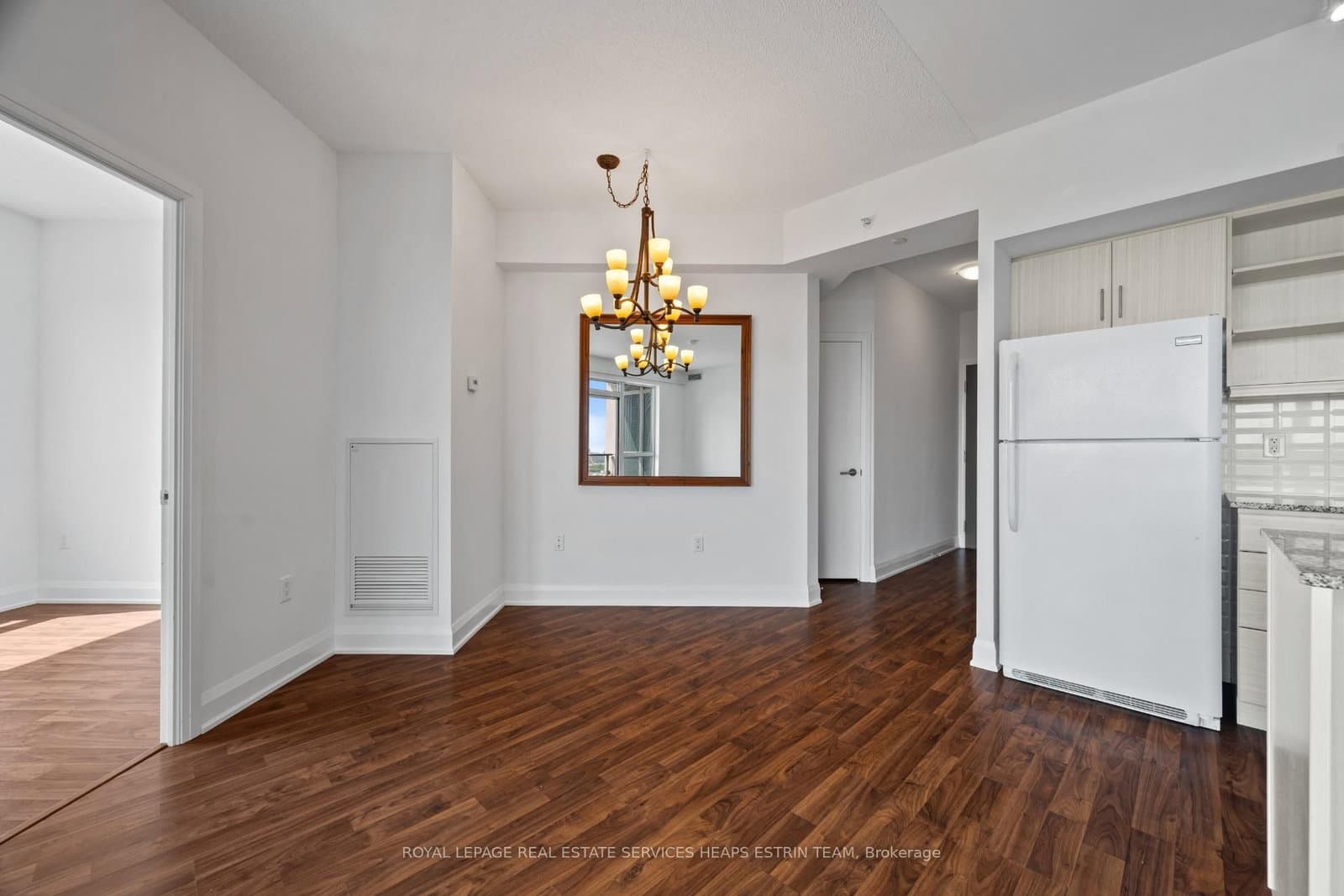 160 Vanderhoof Avenue, Unit 913 thumbnail 11
