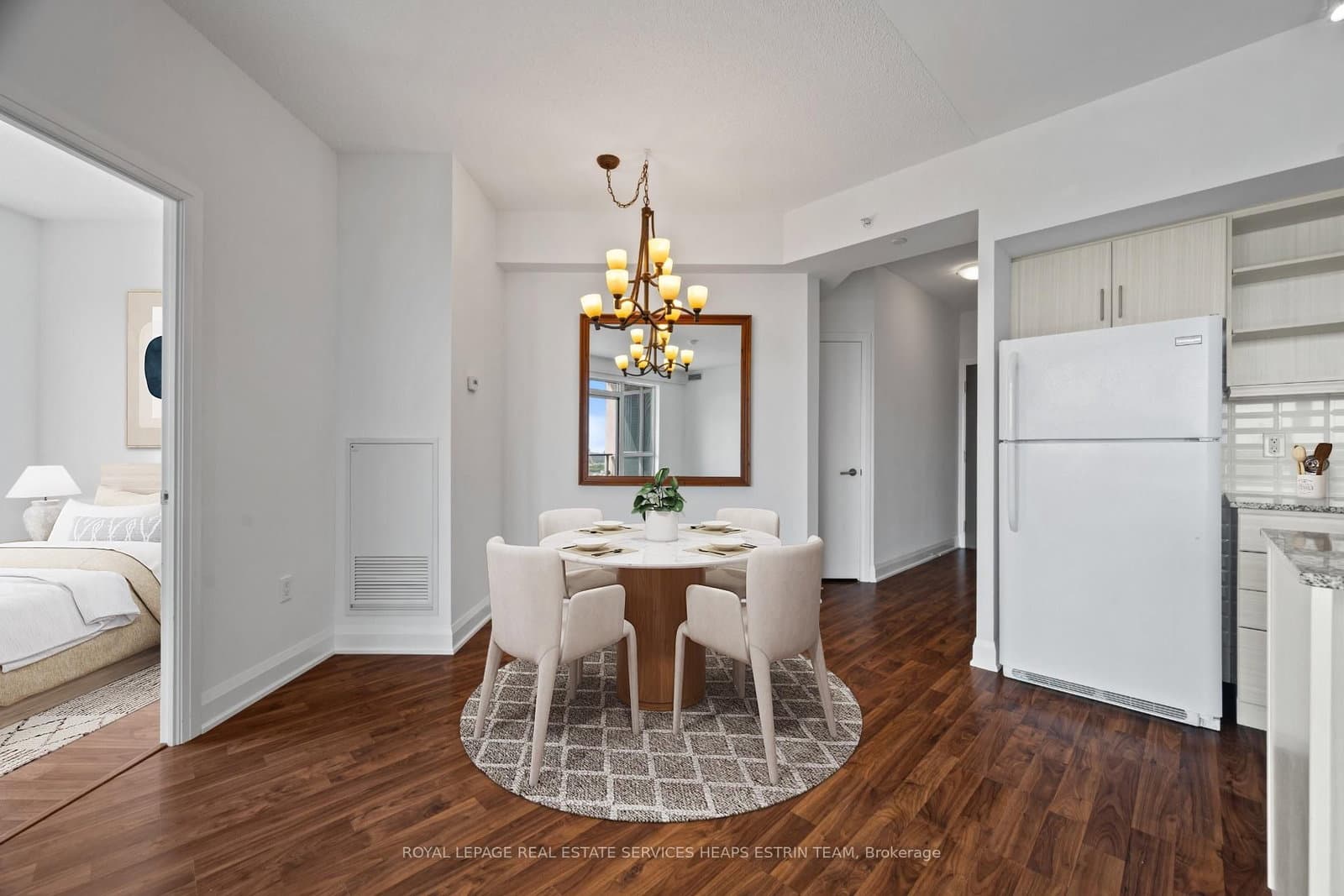 160 Vanderhoof Avenue, Unit 913 thumbnail 12