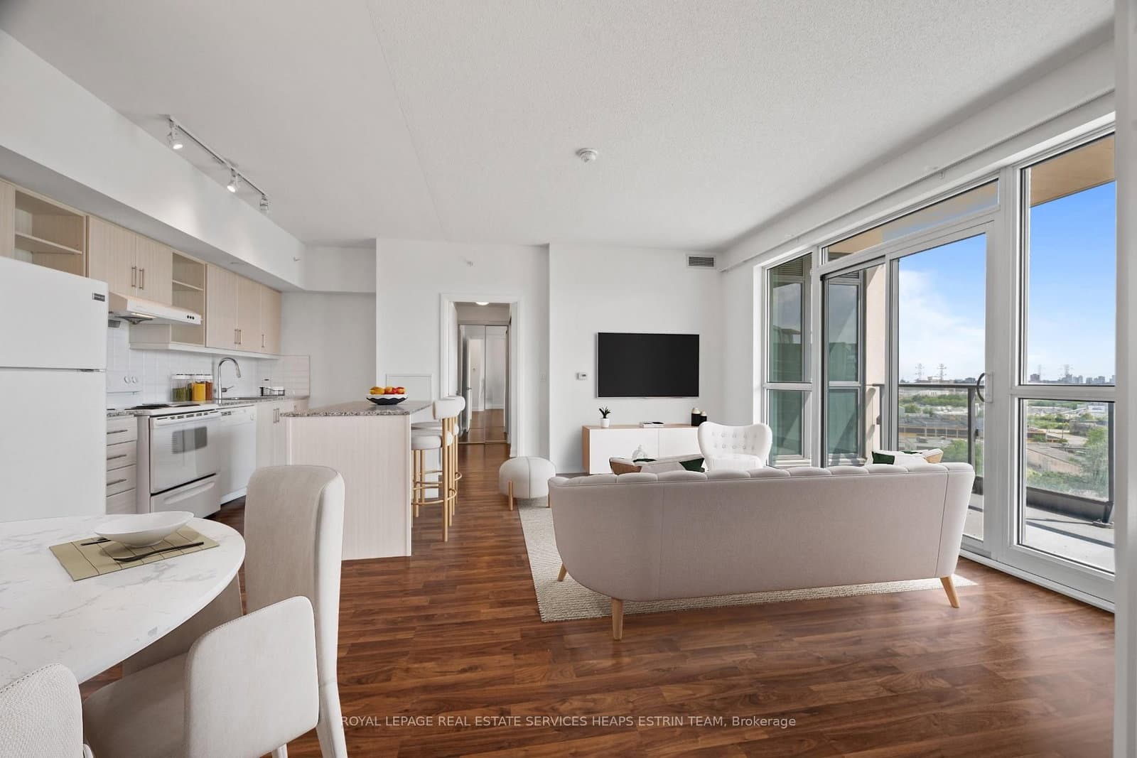 160 Vanderhoof Avenue, Unit 913 thumbnail 18
