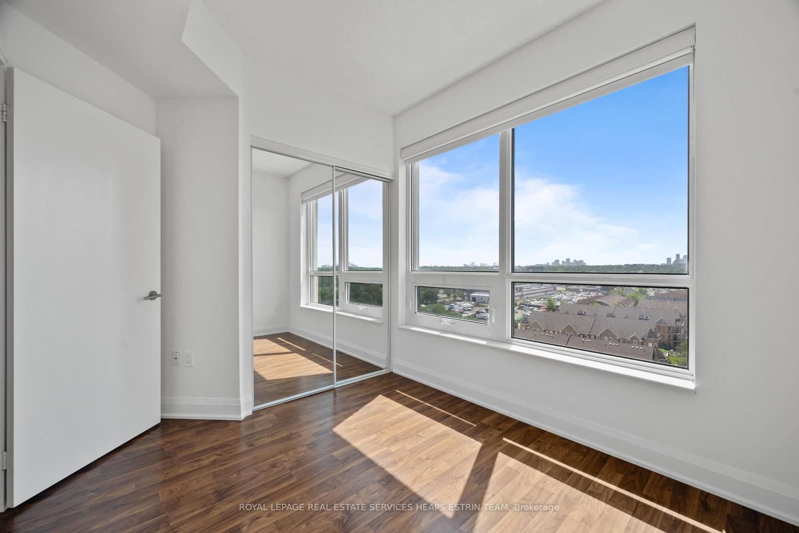 160 Vanderhoof Avenue, Unit 913 thumbnail 25