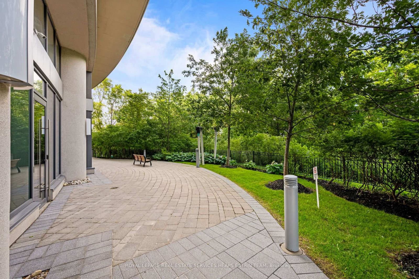 160 Vanderhoof Avenue, Unit 913 thumbnail 33