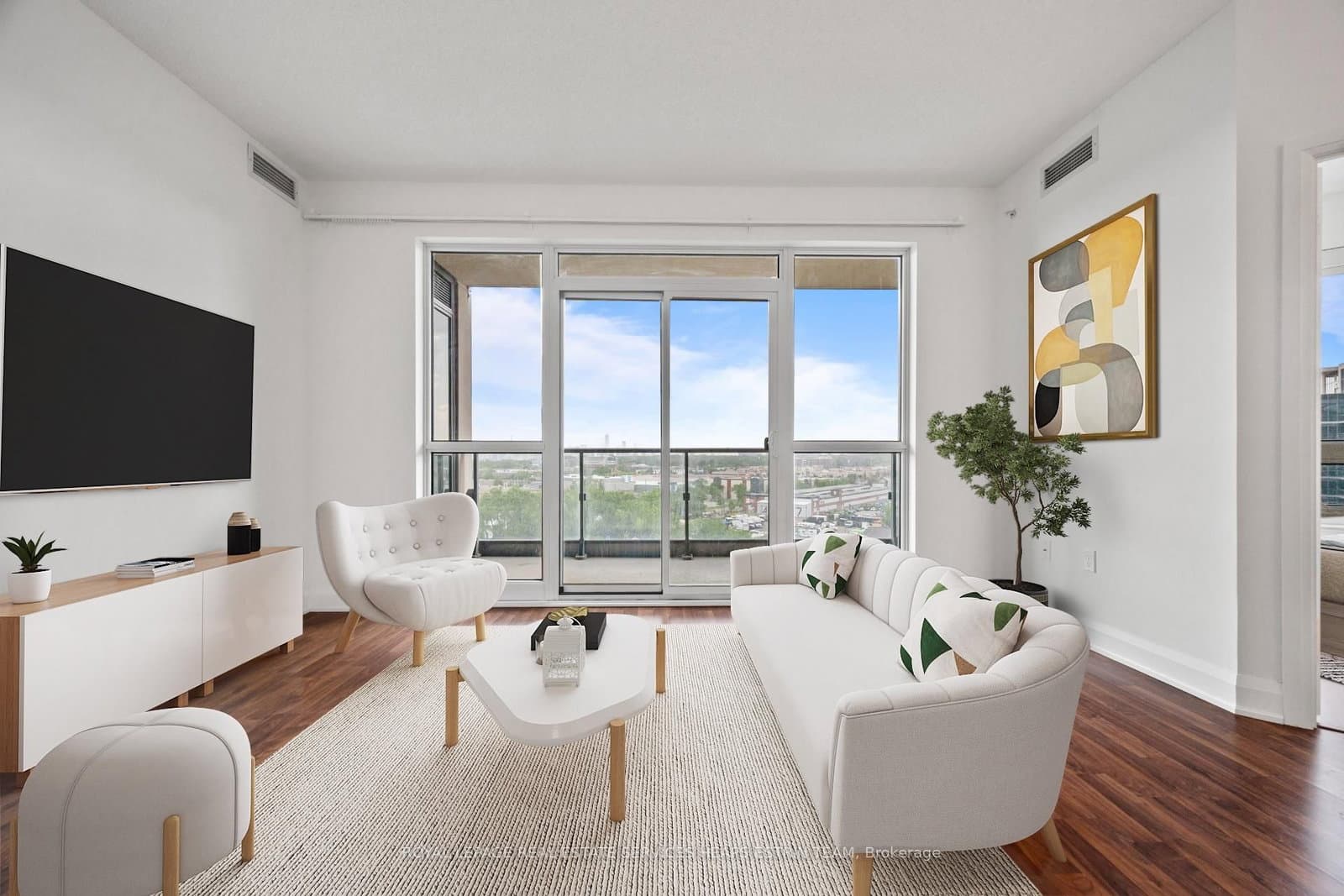 160 Vanderhoof Avenue, Unit 913 thumbnail 5