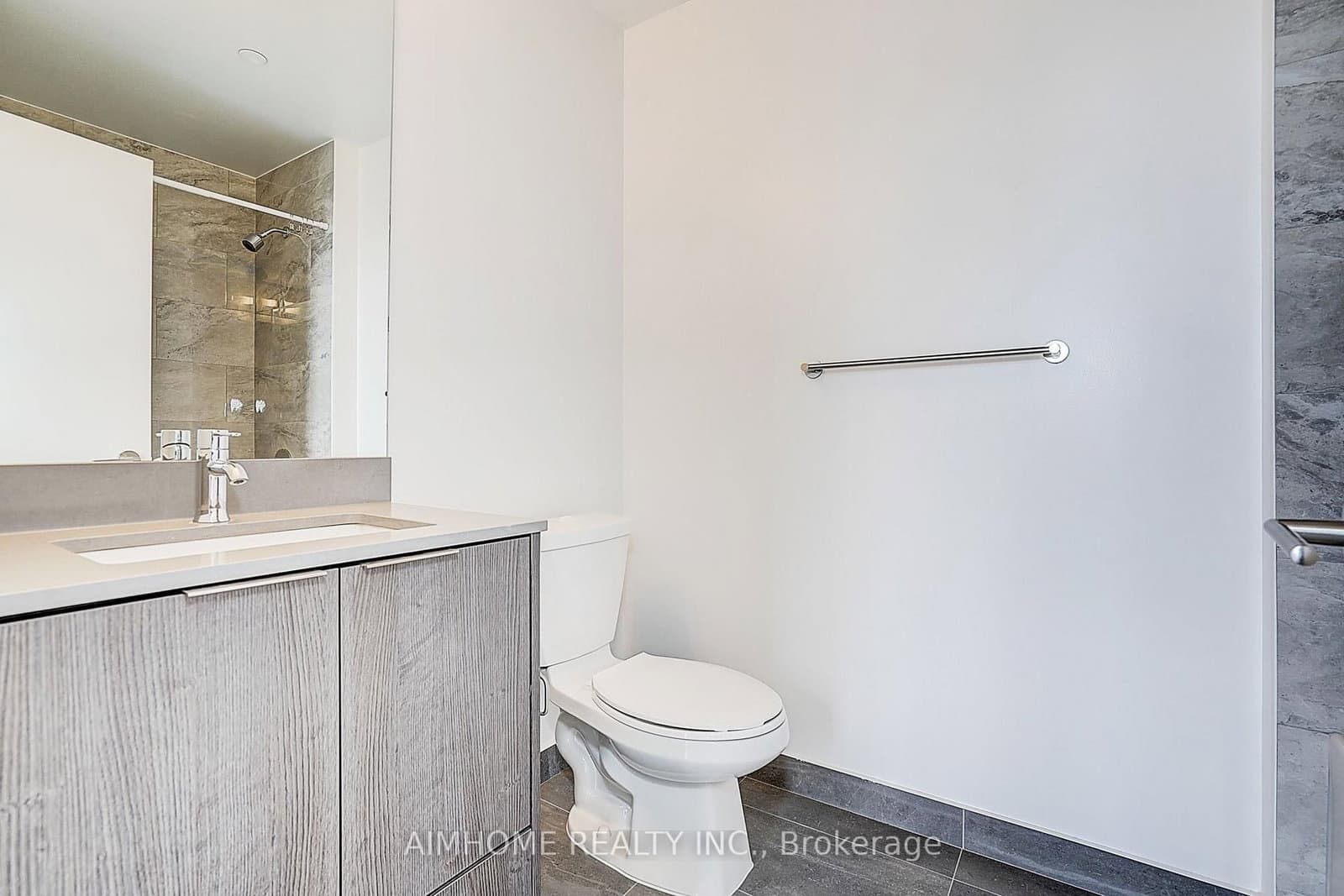 32 Forest Manor Road, Unit 2105 thumbnail 9