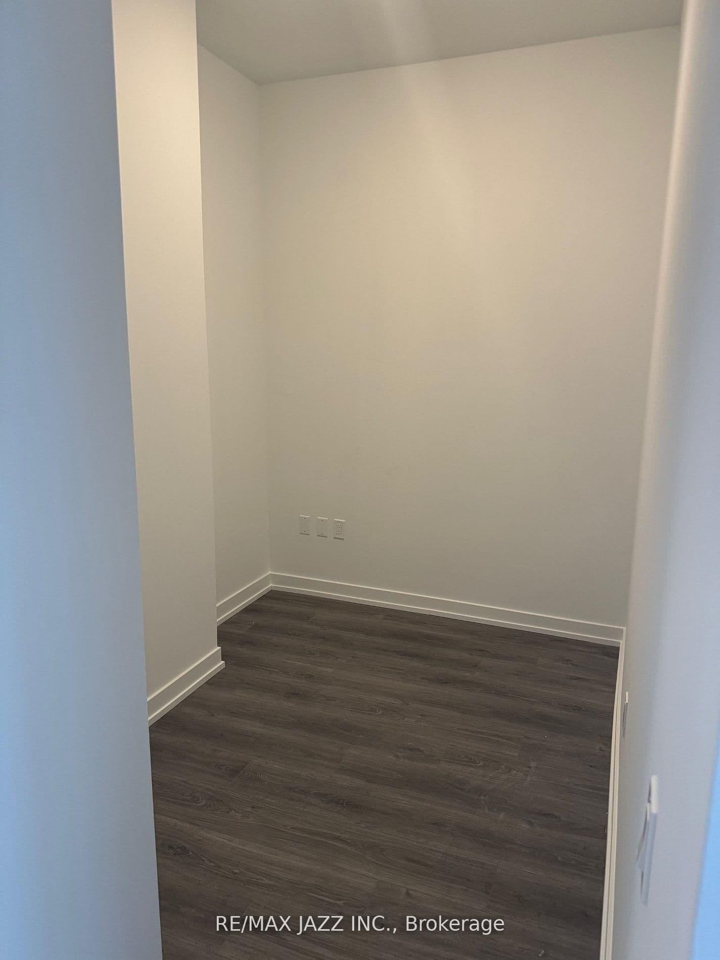 7 Golden Lion Heights, Unit 334 thumbnail 7