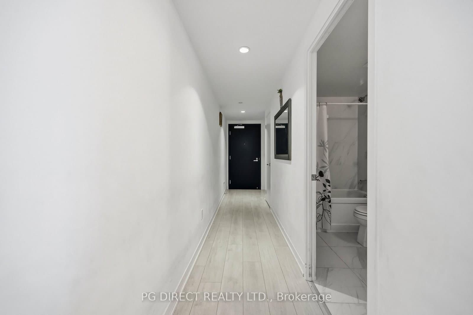 31 Tippett Road, Unit 363 thumbnail 5