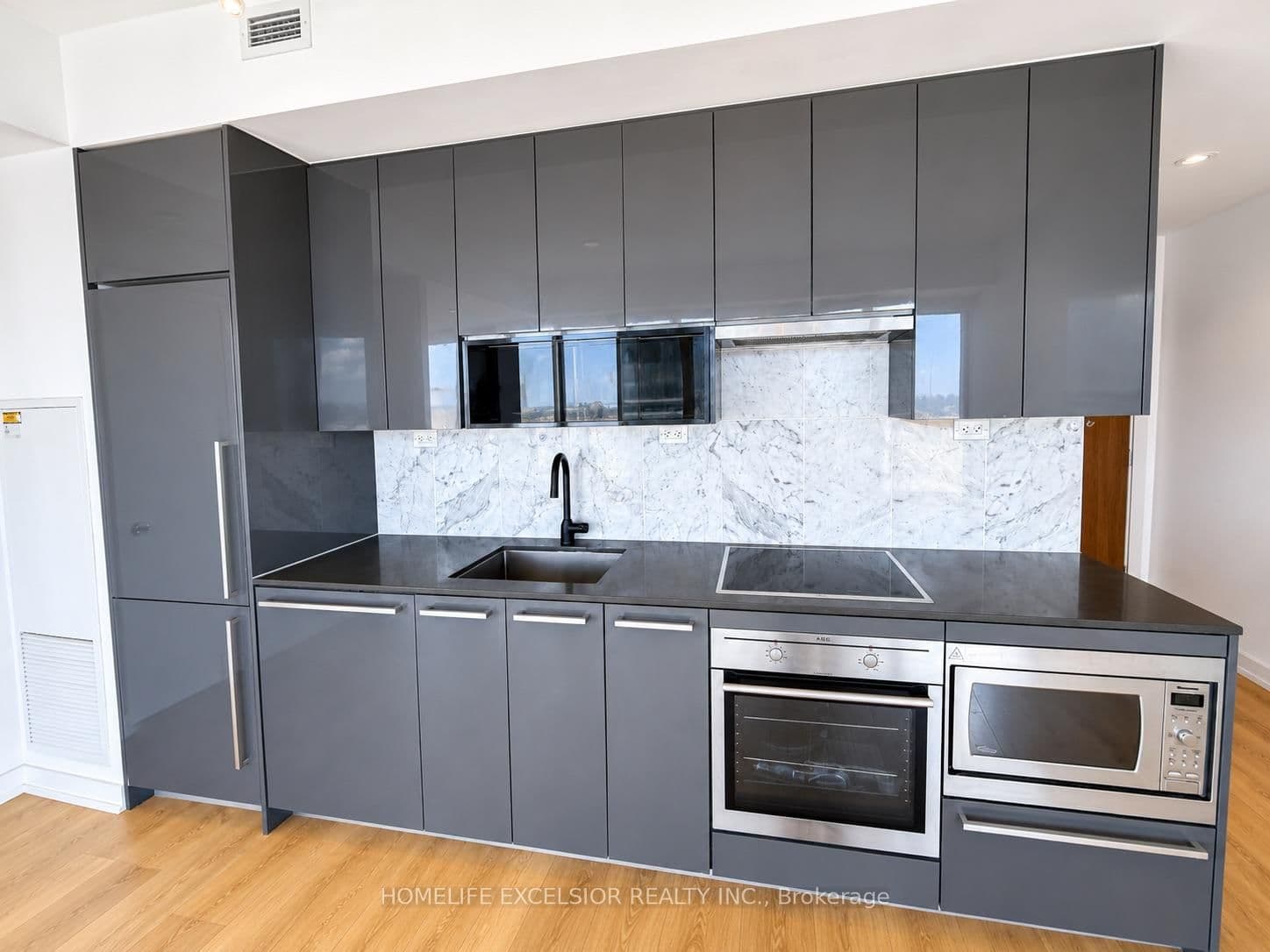 115 Mcmahon Drive, Unit 712 thumbnail 2