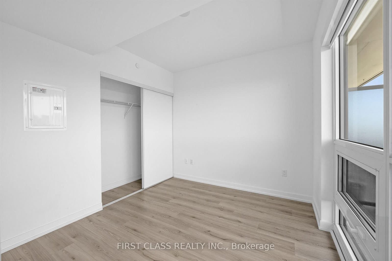 395 Bloor Street E, Unit 4203 thumbnail 13