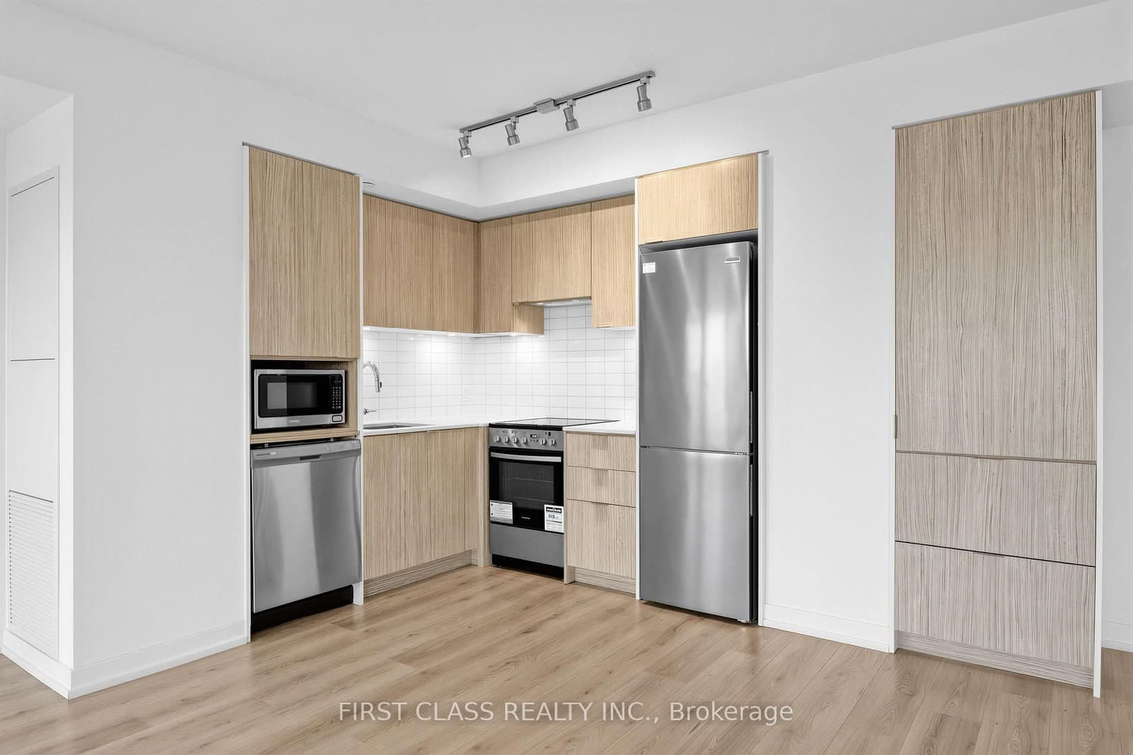 395 Bloor Street E, Unit 4203 thumbnail 23