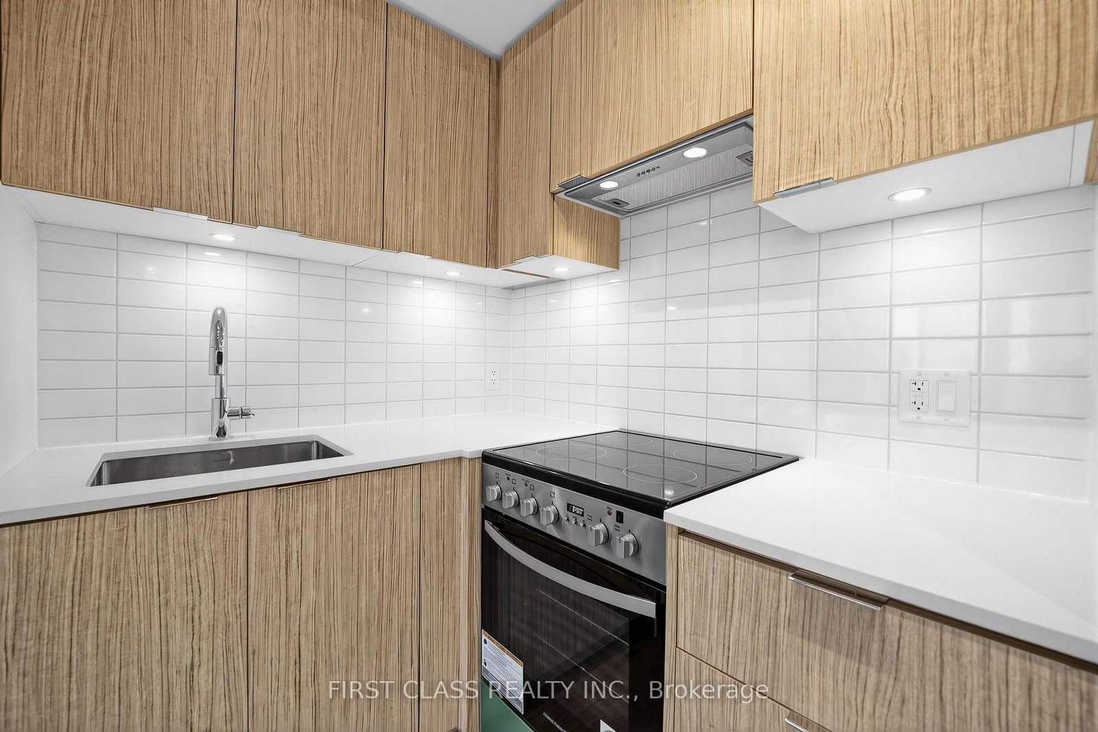 395 Bloor Street E, Unit 4203 thumbnail 24