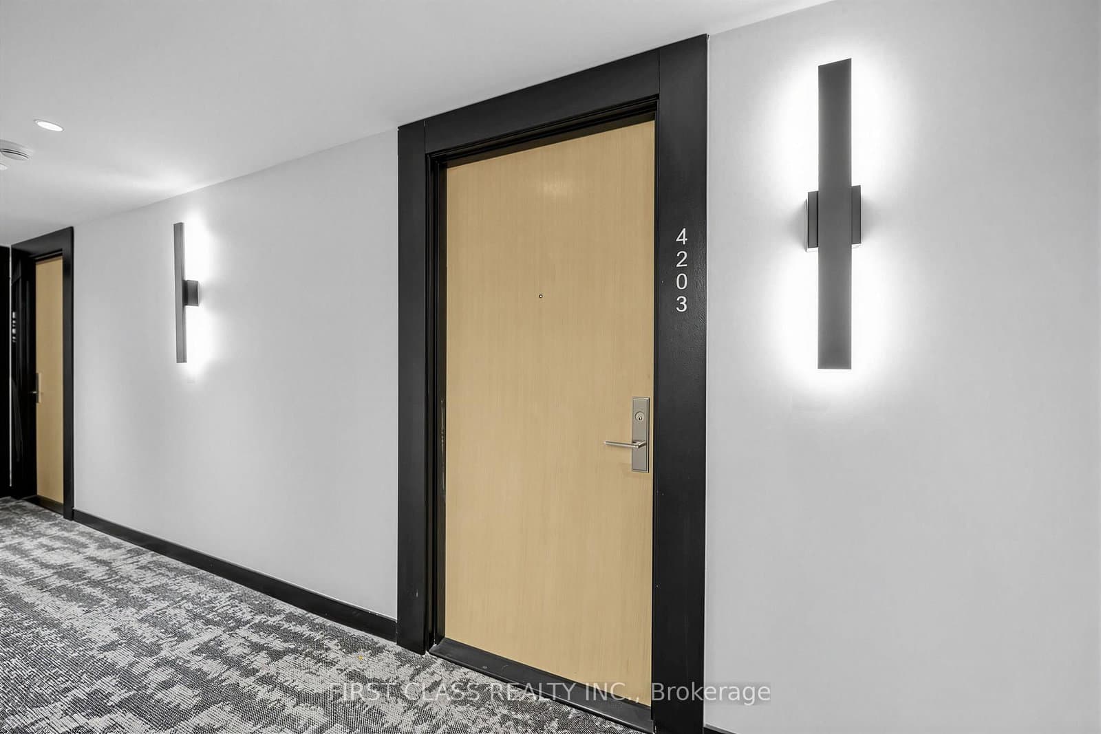 395 Bloor Street E, Unit 4203 thumbnail 3