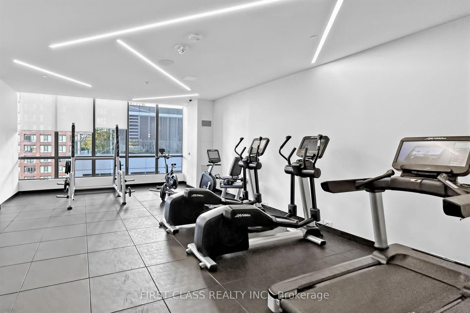 395 Bloor Street E, Unit 4203 thumbnail 31