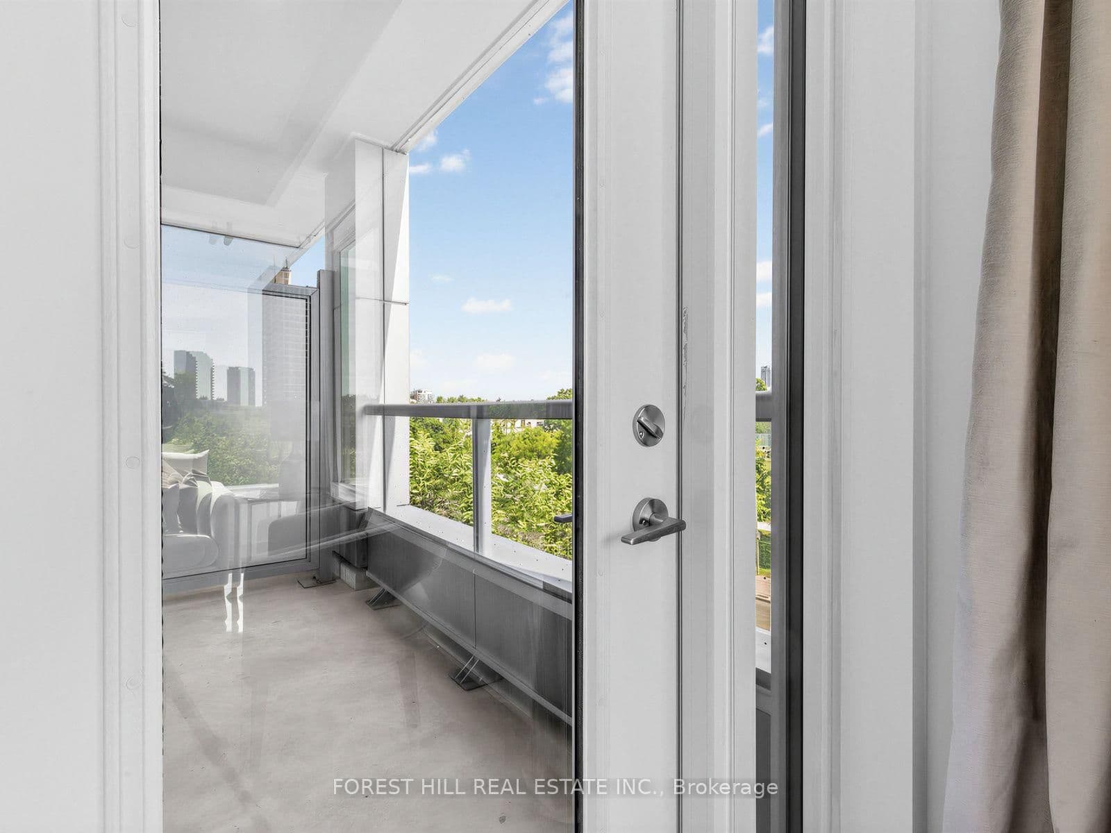 6 Parkwood Avenue, Unit 313 thumbnail 10