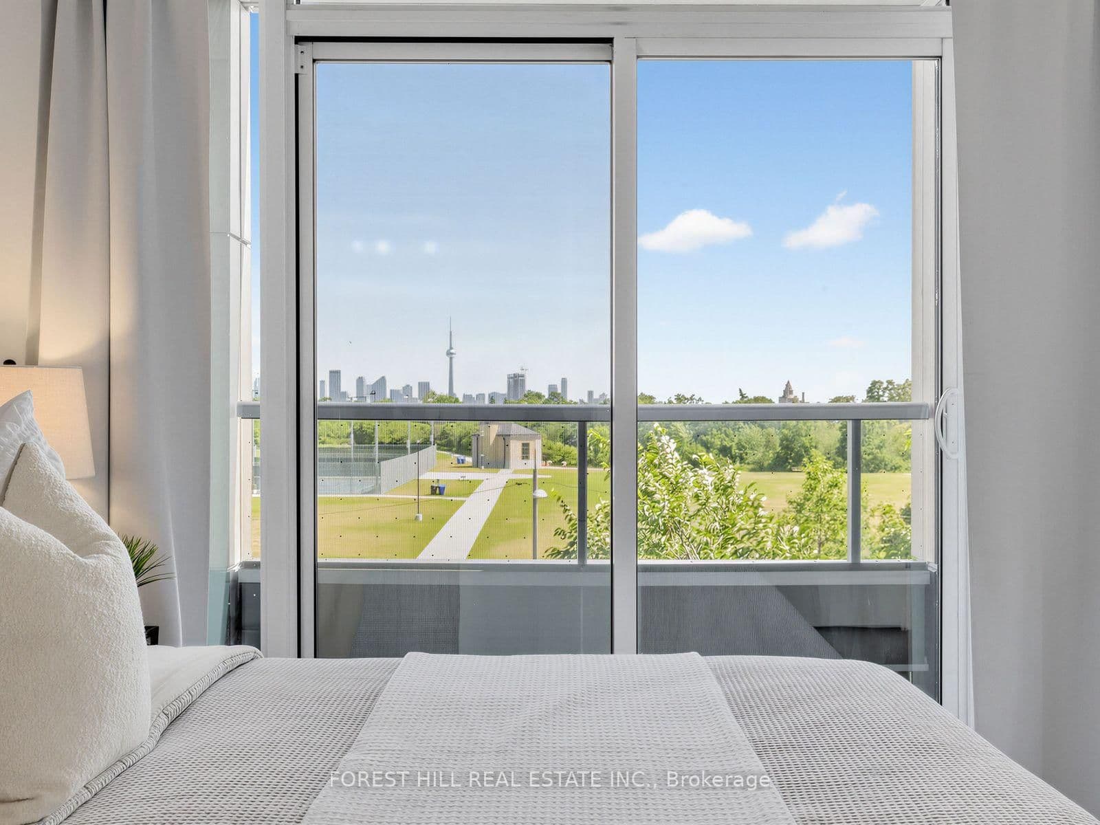6 Parkwood Avenue, Unit 313 thumbnail 8