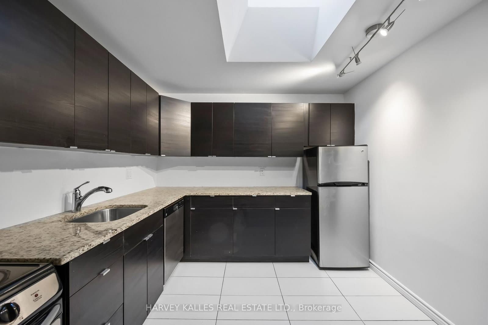 353 Queen Street, Unit 10 thumbnail 7