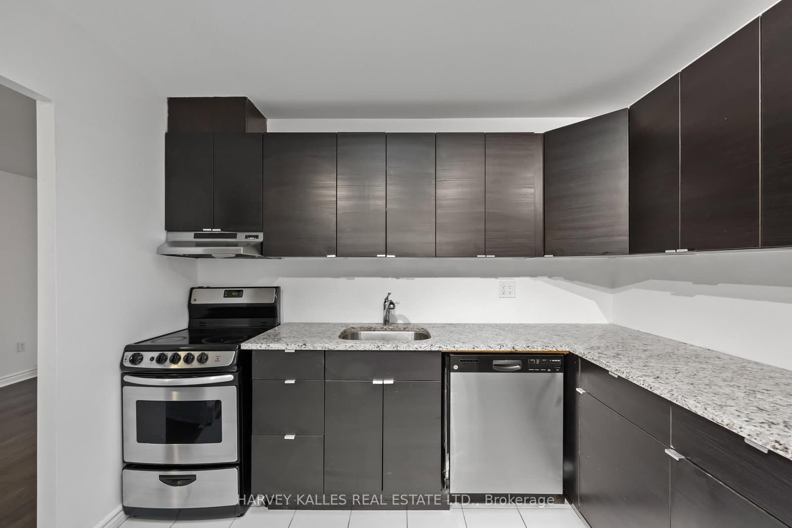 353 Queen Street, Unit 10 thumbnail 8