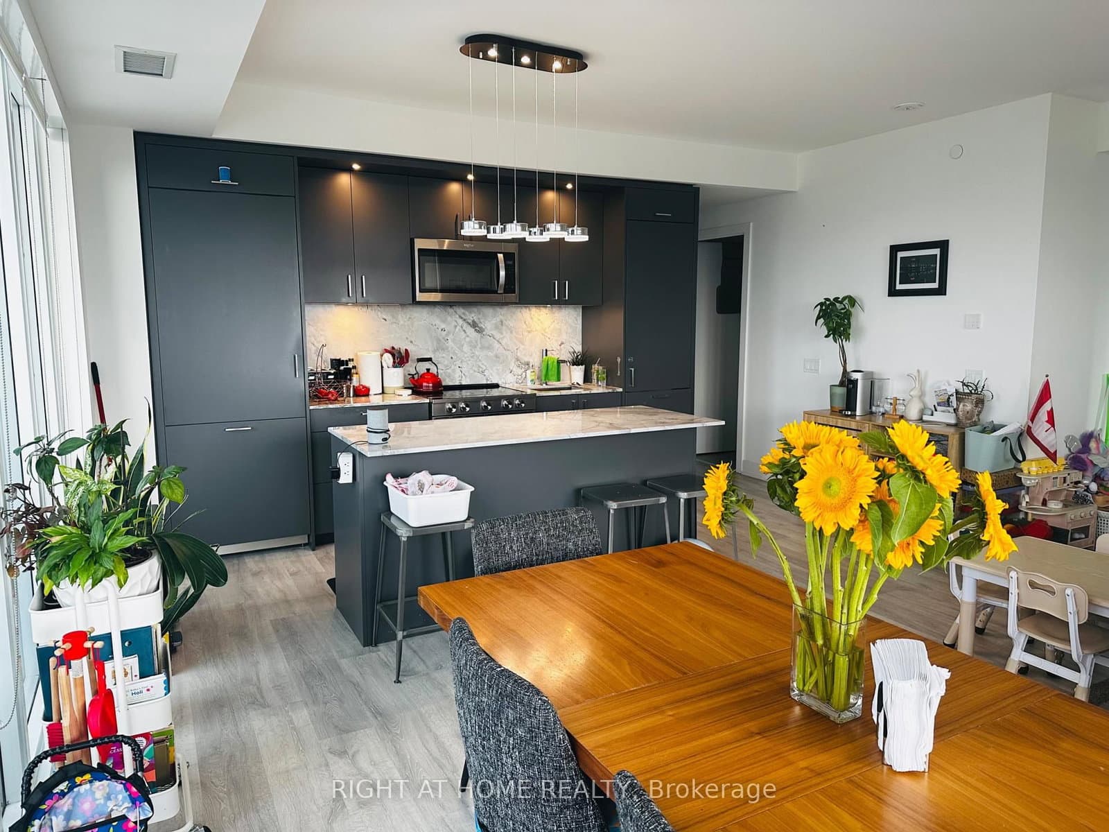 20 Inn On The Park Drive, Unit 1531 thumbnail 2